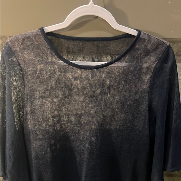 Lightweight dressy blue swing top with 3/4 Sleeves - Picture 2 of 8